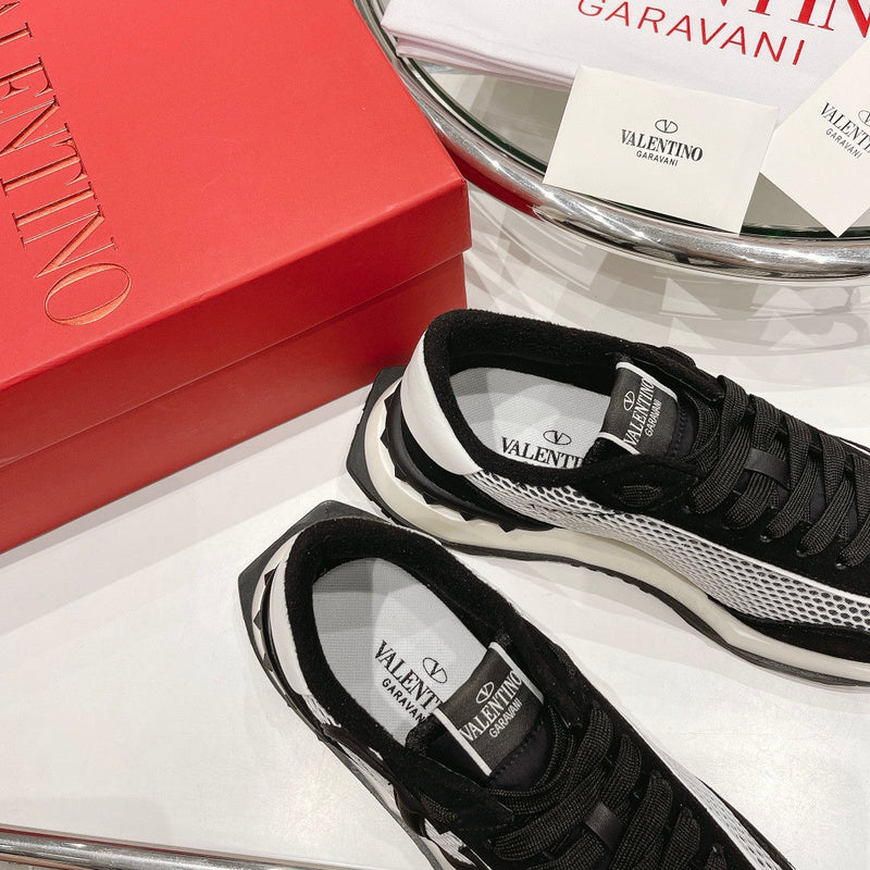 Texture and finish detail of Valentino Garavani luxury piece style No.218