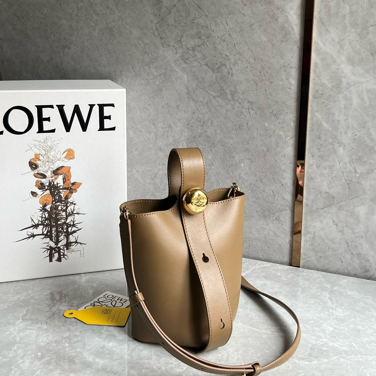 Bags- Loew Mini Pebble Bucket Bag Elegant Everyday Designer Handbag
