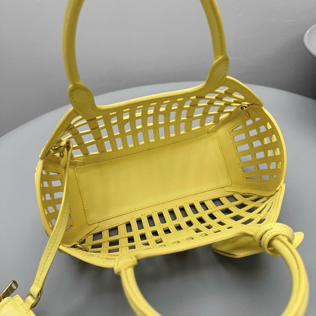 Bags- Miu M Leather Basket Bag Elegant Everyday Designer Handbag