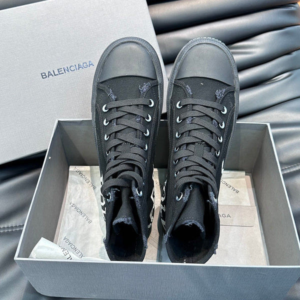 Balenciaga shoes Style 073 - close-up of sleek modern silhouette