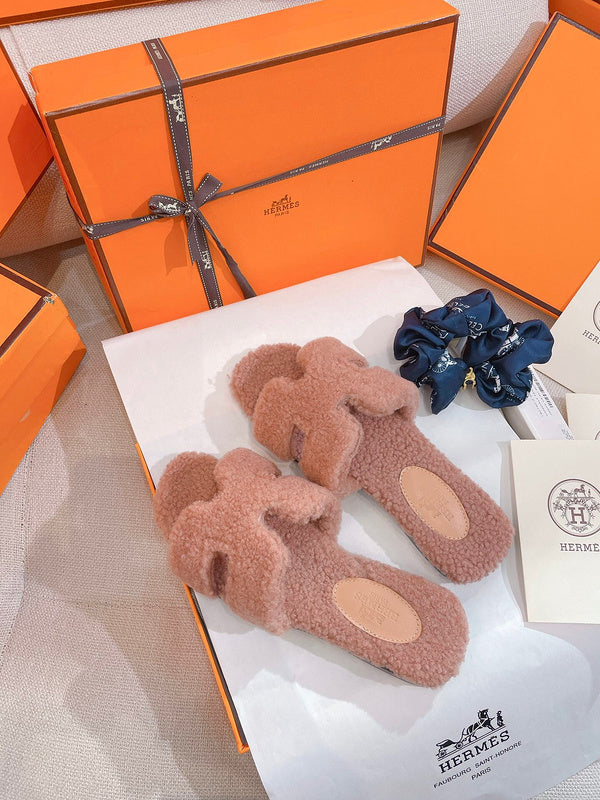 Hermes shoes Style 289 - texture and material detail
