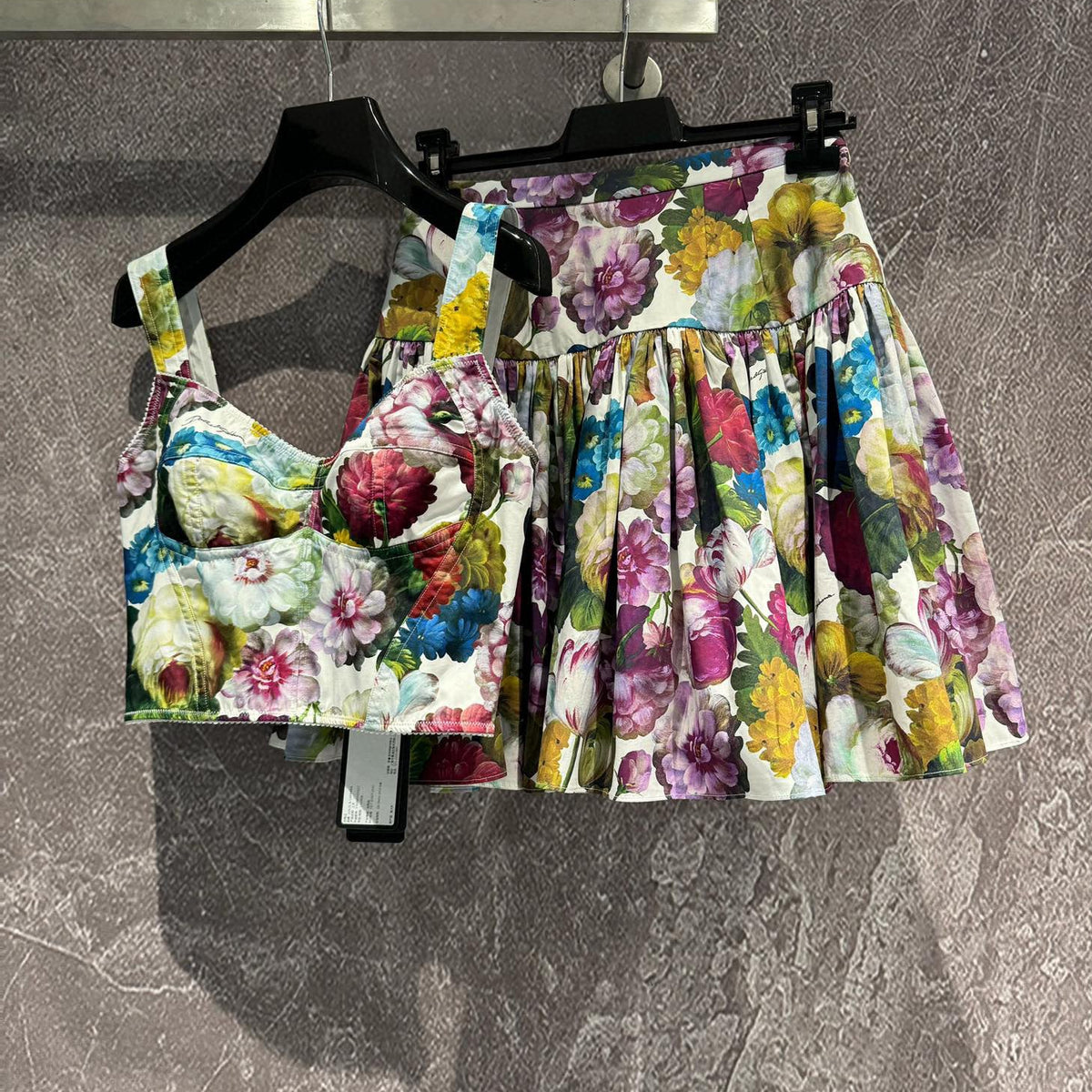 Tops- D&g Top Elegant Everyday Designer Top