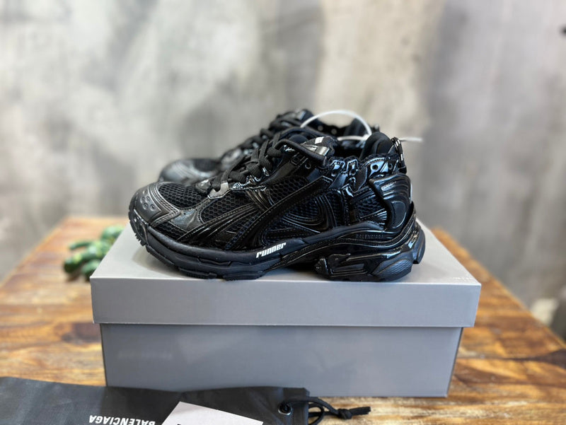 Balenciaga shoes Style 057 - packaging and accessories