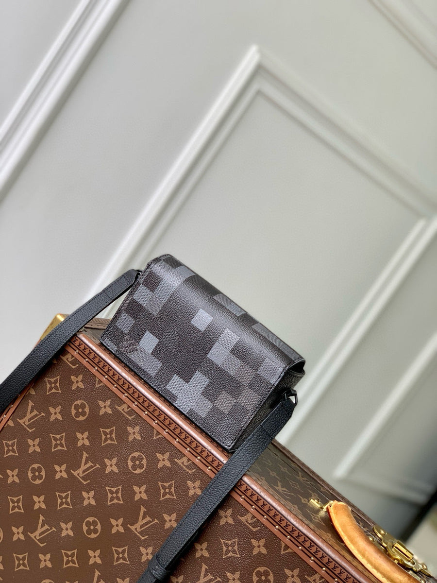 Louis Vuitton Wallets- Louis Vuitton Lou Steamer Wearable Wallet Compact Luxury Card Wallet