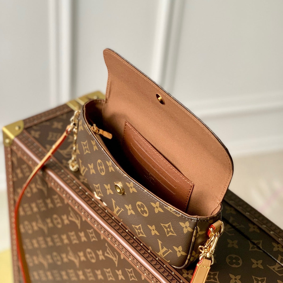 Louis Vuitton Wallets- Louis Vuitton Lou Ivy Wallet On Chain Bag Compact Luxury Card Wallet