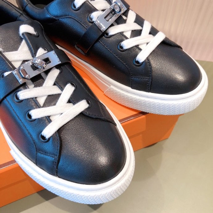 Hermes shoes Style 362 - texture and material detail