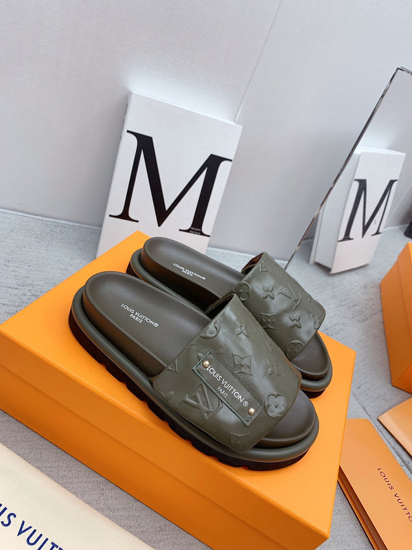Louis Vuitton shoes Style 385 - top view showing design
