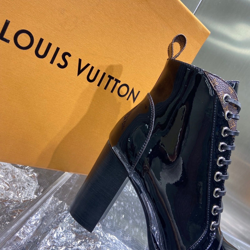 Louis Vuitton shoes Style 222 - logo and branding close-up