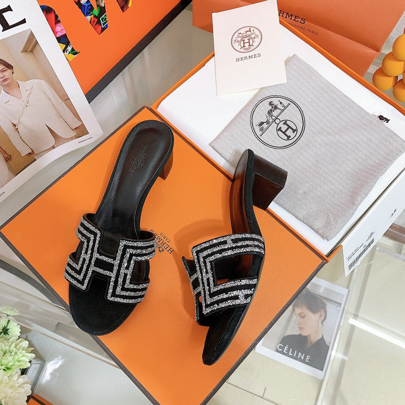 Hermes shoes Style 328 - full pair display