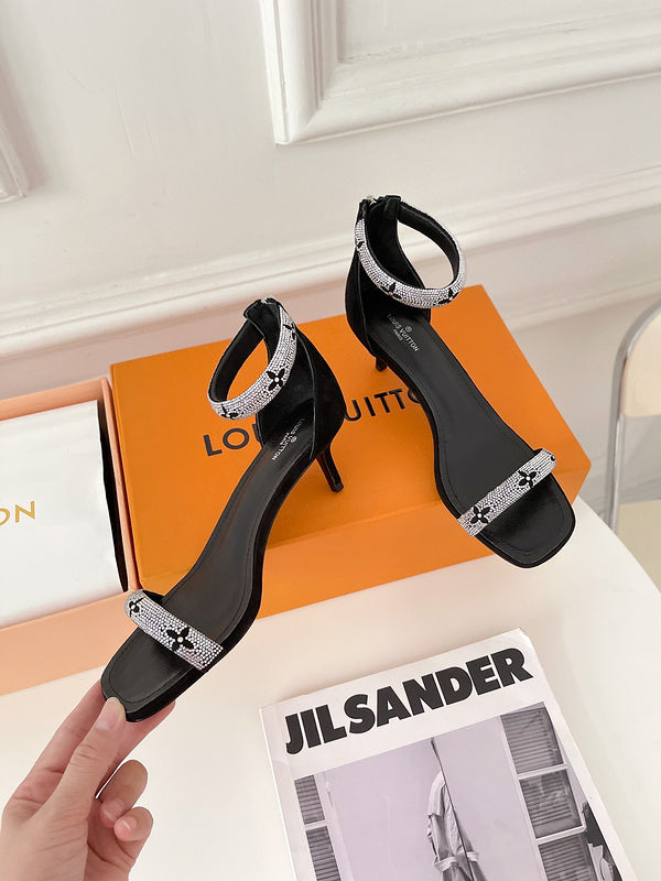 Louis Vuitton shoes Style 403 - texture and material detail