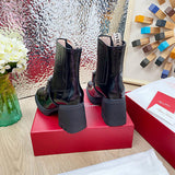 Styling view of Roger Vivier luxury piece style No.097