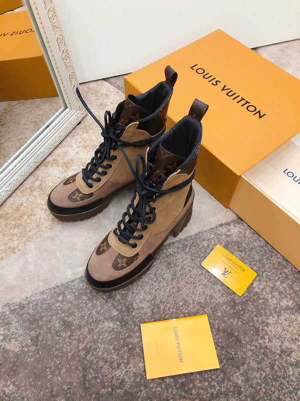 Three-quarter angle view of Louis Vuitton luxury piece style No.175