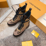 Three-quarter angle view of Louis Vuitton luxury piece style No.175