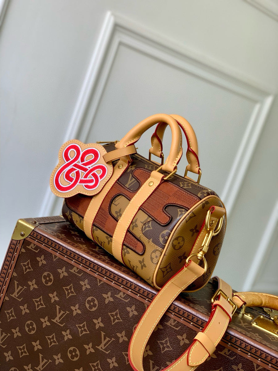 Velouxe Bags?  Velouxe Lou Keepall 25 Bag Premium Designer Shoulder Bag