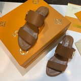 Texture and finish detail of Louis Vuitton luxury piece style No.045