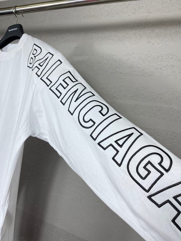 Styling view of Balenciaga luxury piece style No.251
