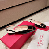Close-up detail view of Roger Vivier luxury piece style No.072
