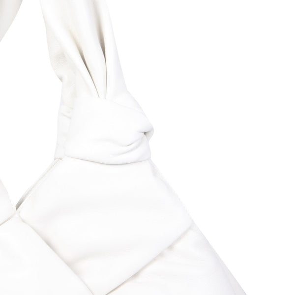 Bottega Veneta premium shoulder bags detail and craftsmanship close-up
