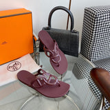 Hermès White Chelsea Boots - Detail Shot of Craftsmanship