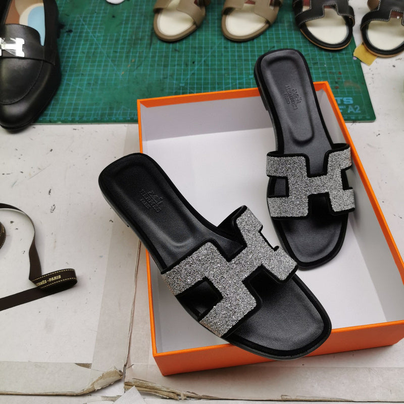 Hermès Beige Gladiator Sandals - Angled View