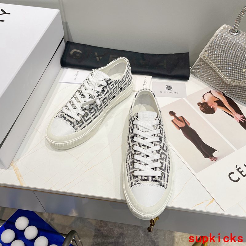 Givenchy shoes Style 102 - packaging and accessories