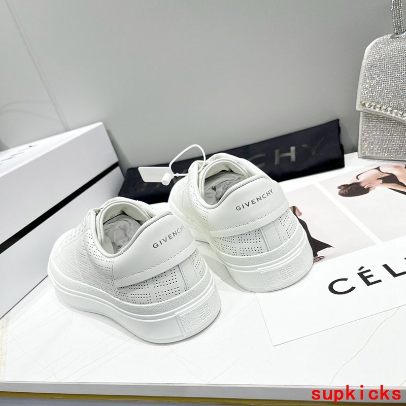 Givenchy shoes Style 058 - back heel detail