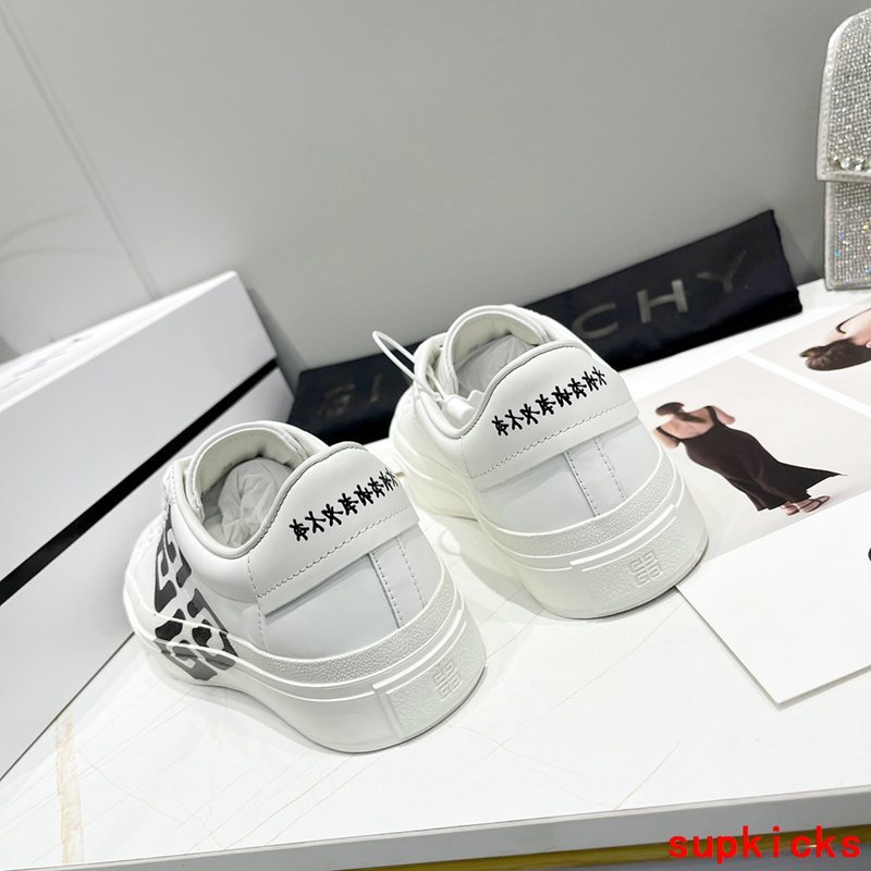 Givenchy shoes Style 051 - packaging and accessories