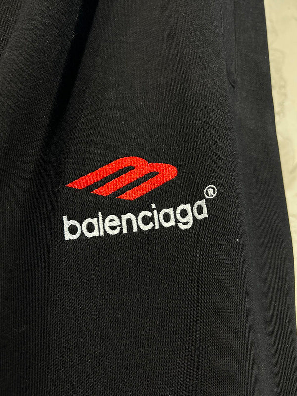 Styling view of Balenciaga luxury piece style No.054
