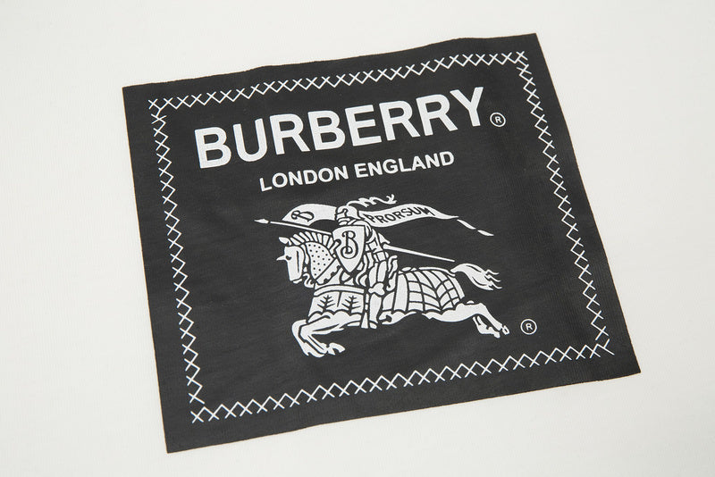Three-quarter angle view of Burberry luxury piece style No.339