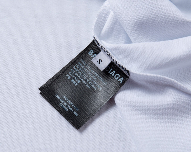 Texture and finish detail of Burberry luxury piece style No.350