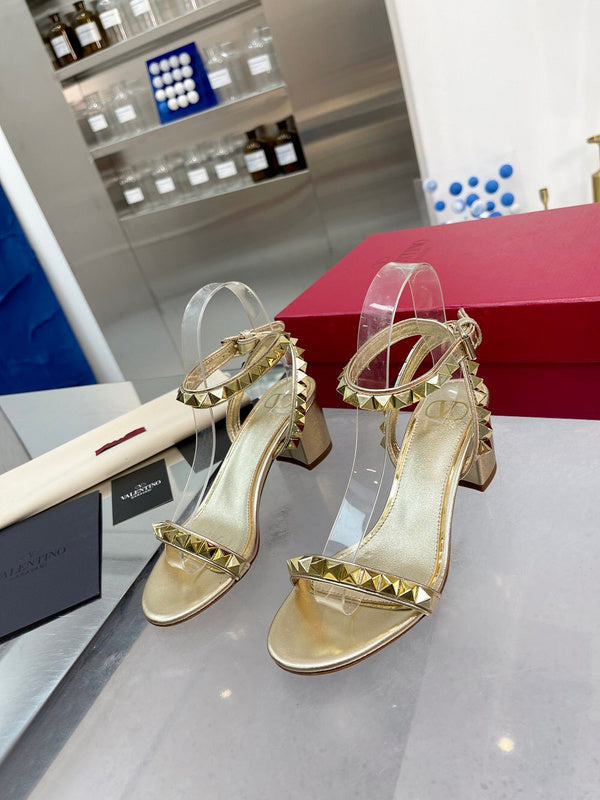 Styling view of Valentino Garavani luxury piece style No.229