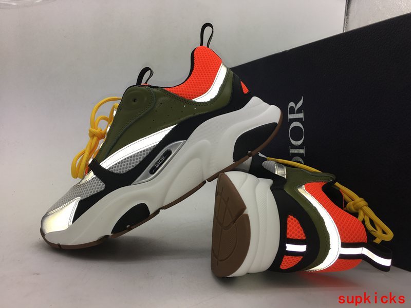 Dior shoes Style 057 - packaging and accessories (alternate angle)