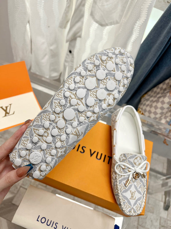 Louis Vuitton shoes Style 320 - packaging and accessories