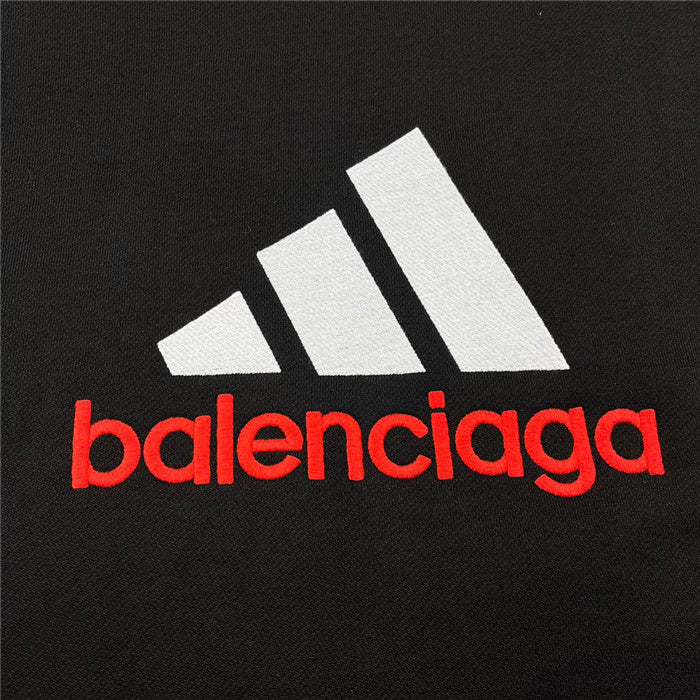 Styling view of Balenciaga luxury piece style No.462