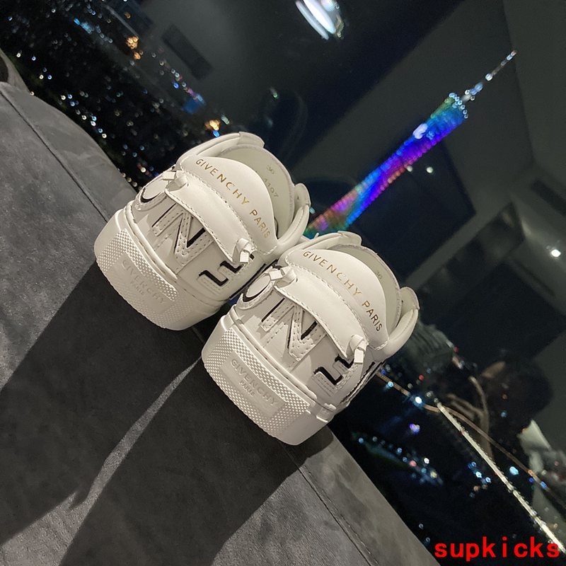 Givenchy shoes Style 073 - top view showing design
