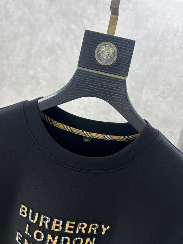 Back view of Burberry luxury piece style No.548