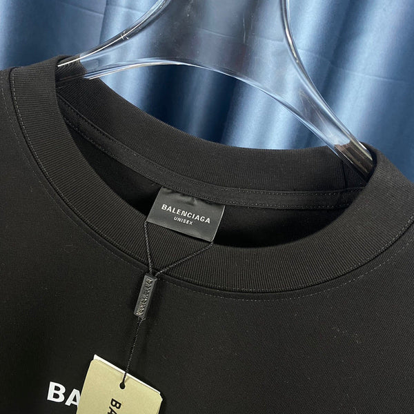 Three-quarter angle view of Balenciaga luxury piece style No.114