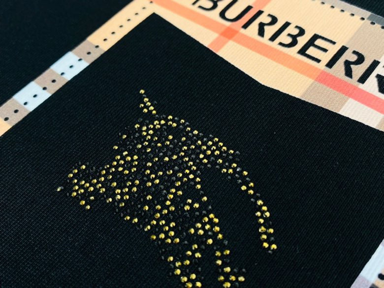 Texture and finish detail of Burberry luxury piece style No.256