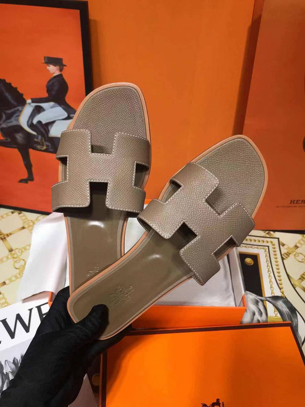 Hermes sandals Style 081 - sole and craftsmanship detail