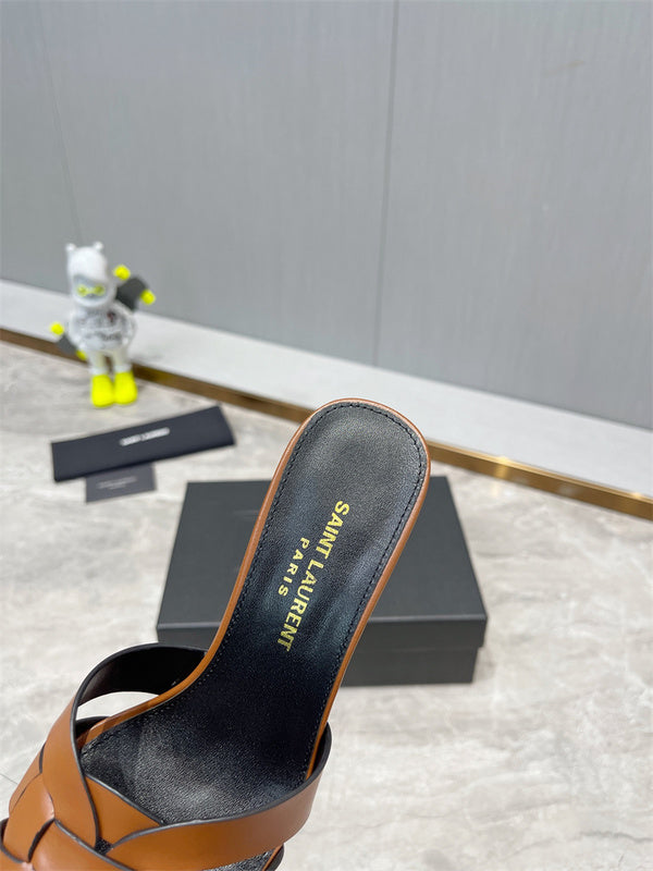 Side profile view of Saint Laurent luxury piece style No.070