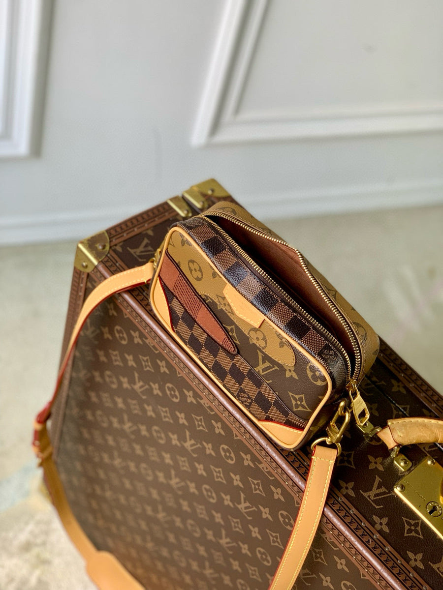 Velouxe Wallets?  Velouxe Lou Trocadero Wearable Wallet Elegant Everyday Leather Wallet