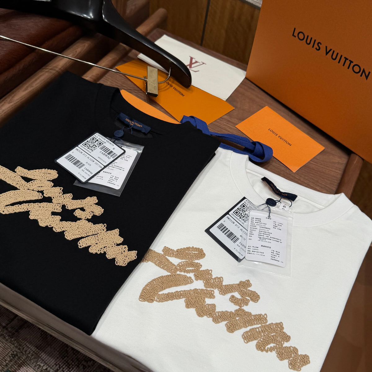 Louis Vuitton T-Shirts- Louis Vuitton Lou T-shirt Casual Everyday Designer Tee