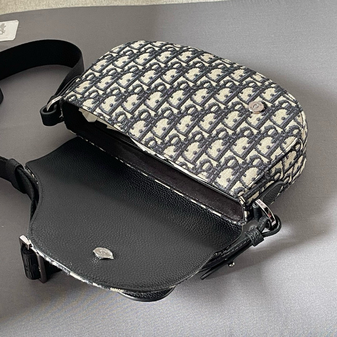 Dior Bags- Dior Saddle Messenger Bag Elegant Everyday Designer Handbag