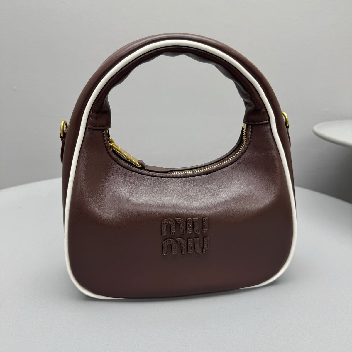 Bags- Miu M Wander Bag Elegant Everyday Designer Handbag