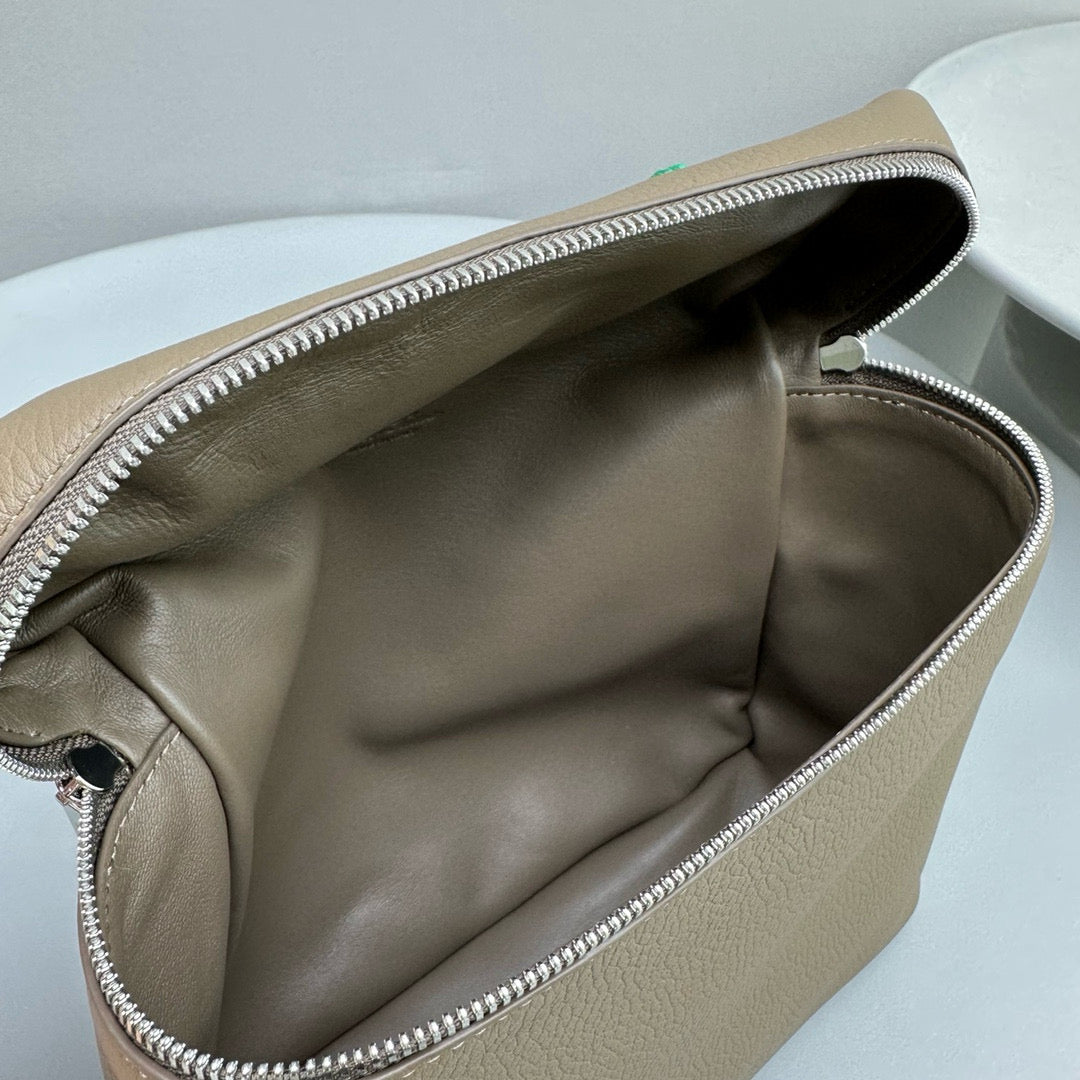 Bags- Loro P Extra Pocket Backpack Elegant Everyday Designer Handbag