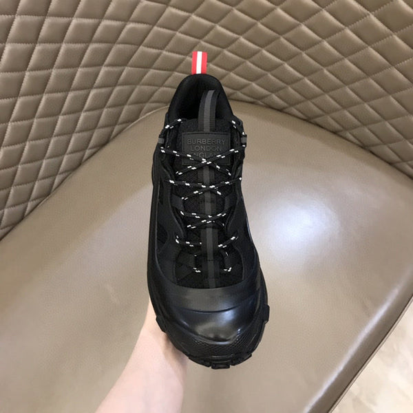 Burberry shoes Style 114 - sole and craftsmanship detail