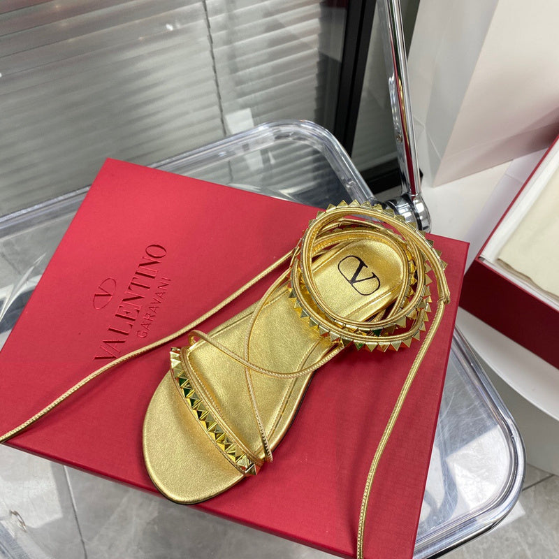 Styling view of Valentino Garavani luxury piece style No.234
