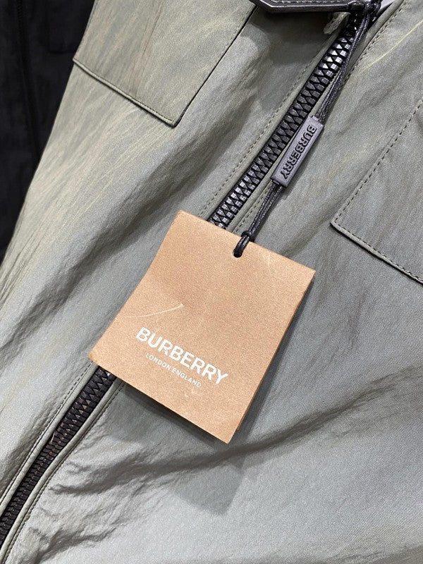 Texture and finish detail of Burberry luxury piece style No.378