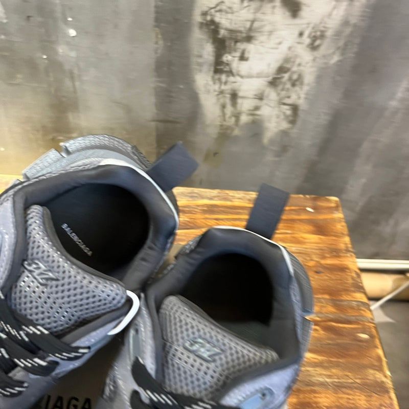 Balenciaga shoes Style 016 - top view showing design