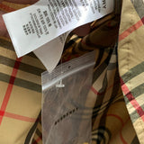 Front view of Burberry luxury piece style No.039
